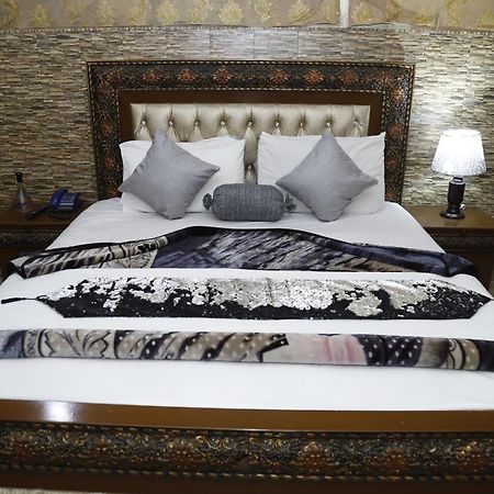 Hotel Sweet Inn Lahor Dış mekan fotoğraf