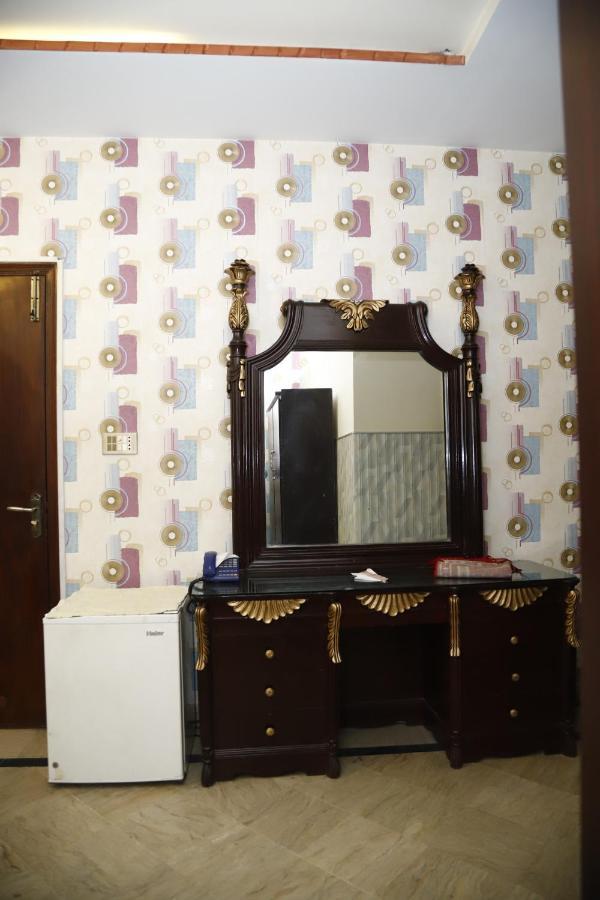 Hotel Sweet Inn Lahor Dış mekan fotoğraf