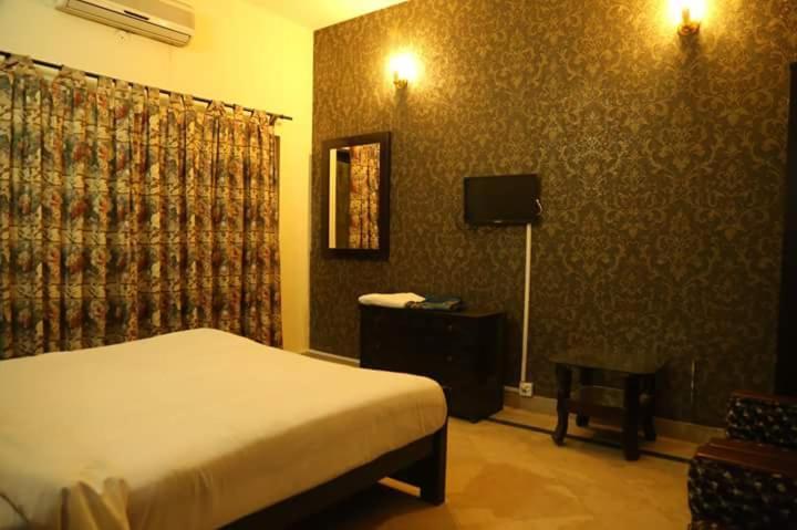Hotel Sweet Inn Lahor Dış mekan fotoğraf